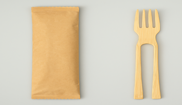 Bamboo chop-fork with kraft paper sleeve, eco single-use packaging